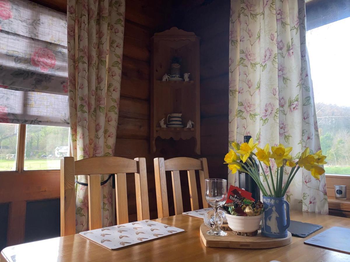 Log home village Ulverston Eksteriør billede