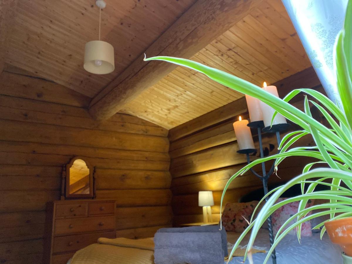 Log home village Ulverston Eksteriør billede
